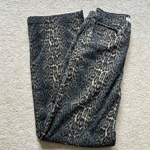 Chic Leopard Print Flare Jeans